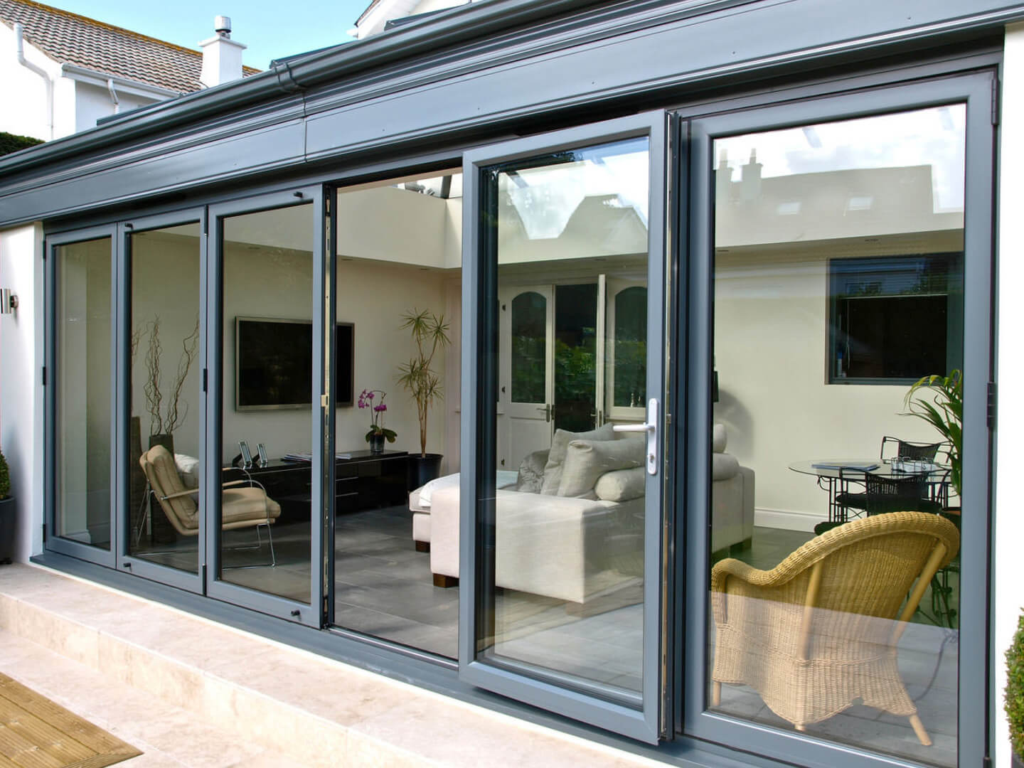 Алюминиевое остекление веранд и террас - фото №1 Алюминиевое остекление веранд и террас - фото №1